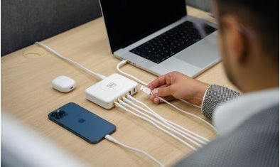 Wieloportowa ładowarka. Dlaczego warto ją mieć?