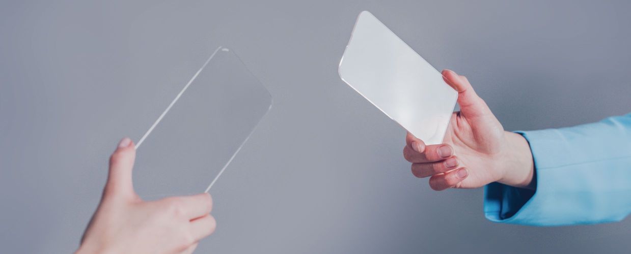 Hydrogelová fólia alebo tvrdené sklo – ktorá ochrana displeja je lepšia?