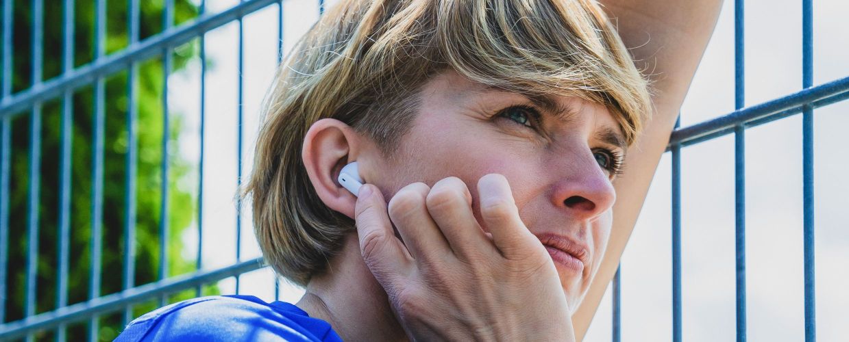 Ako spárovať slúchadlá s rôznymi zariadeniami cez Bluetooth?