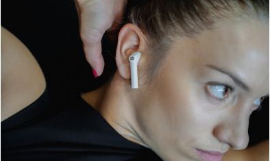 Ako nabíjať bezdrôtové slúchadlá?