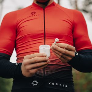 jak-wlaczyc-sluchawki-bezprzewodowe-instrukcja-krok-po-kroku